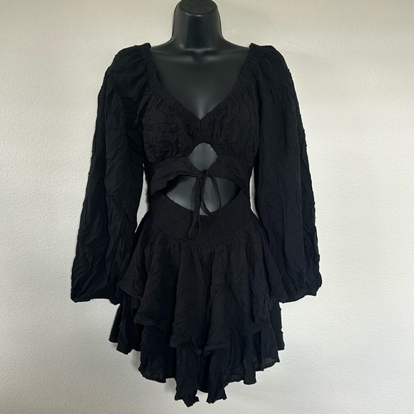 Princess Polly Needed Me Black Swiss Dot Cut Out Waist Balloon Sleeve Romper - Picture 4 of 12